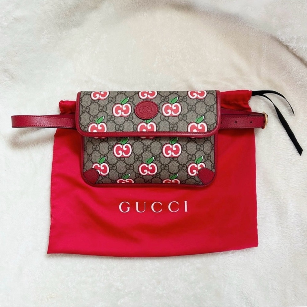 Gucci GG Supreme Limited Edition Apple Belt Bag 90•36